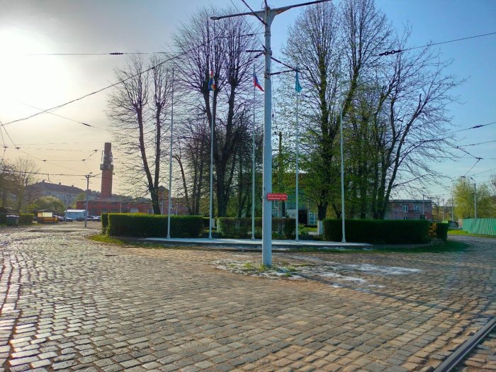 Без официальных субботников: работники ГорТранса ежедневно заботятся о порядке