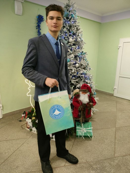 В АО «Калининград-ГорТранс» наградили участников новогоднего конкурса «Мы везём Новый год» 