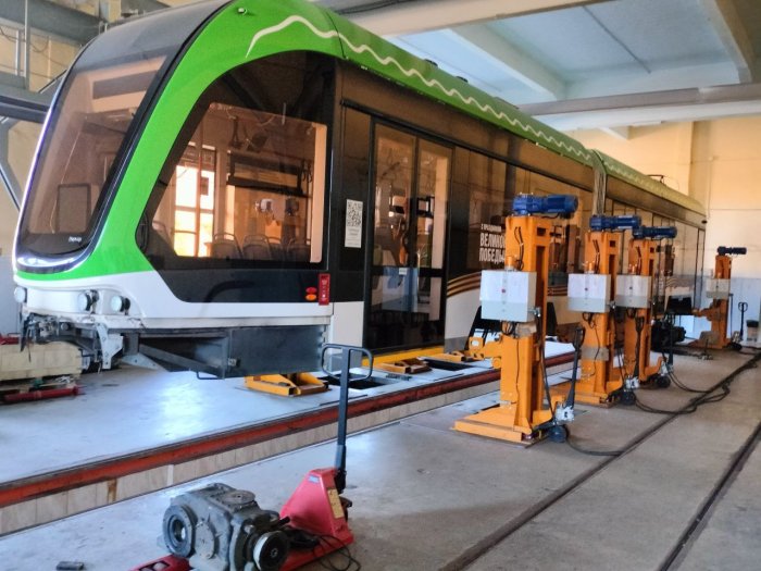 В «Гортрансе» впервые самостоятельно меняют бандажи на «Корсарах»