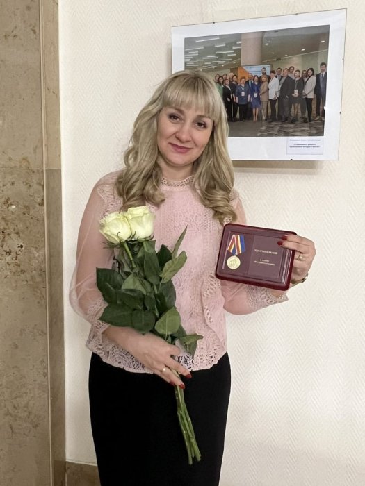 Сегодня особенный день - День матери!  В АО «Калининград-ГорТранс» отмечают праздник более 50 многодетных мам, чьи сердца полны заботы, терпения и бесконечной любви.  Их дети - наше будущее, наше вдохновение. Кто-то из них уже продолжает дело родителей, к