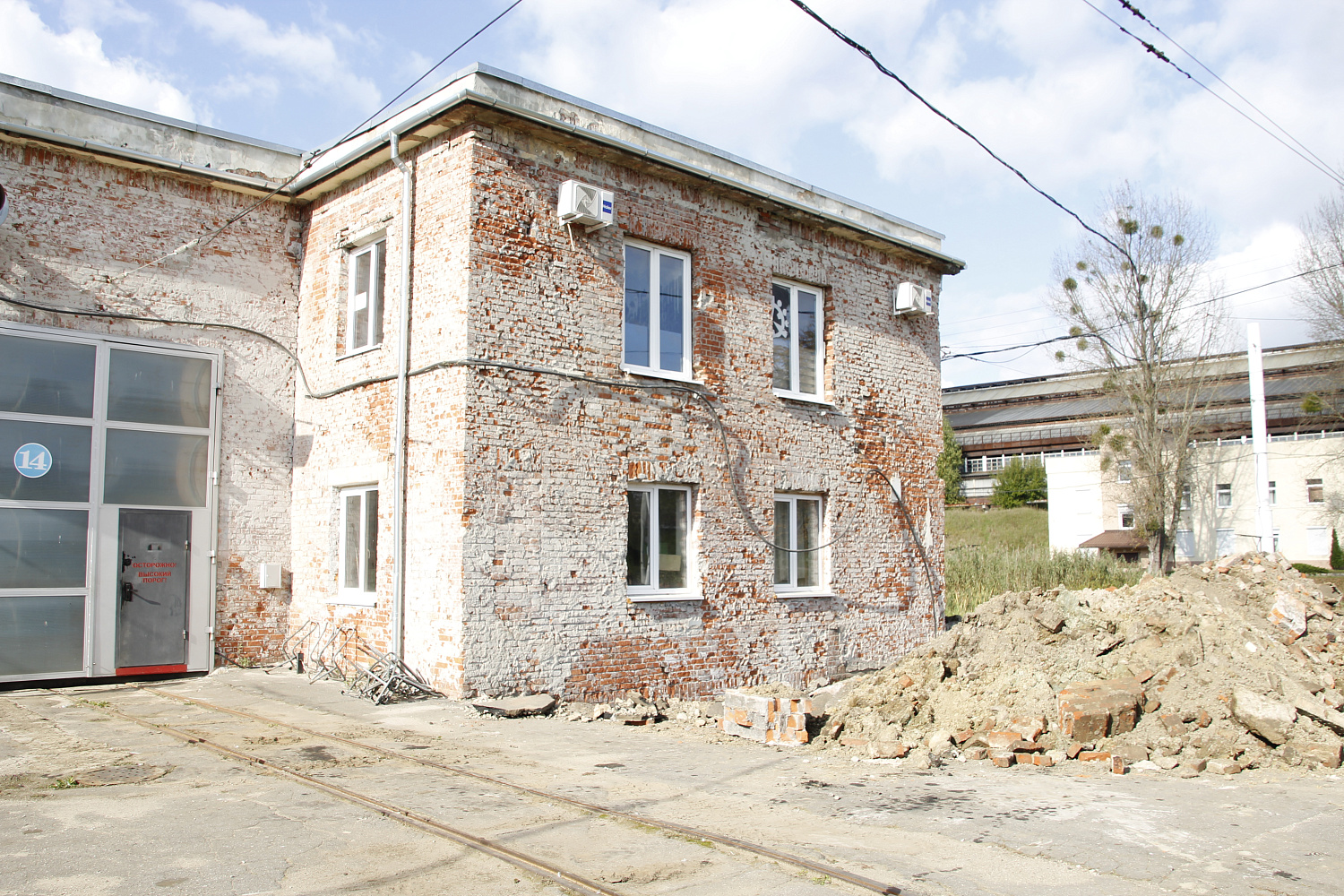 Фасад трамвайного депо обретает новую жизнь