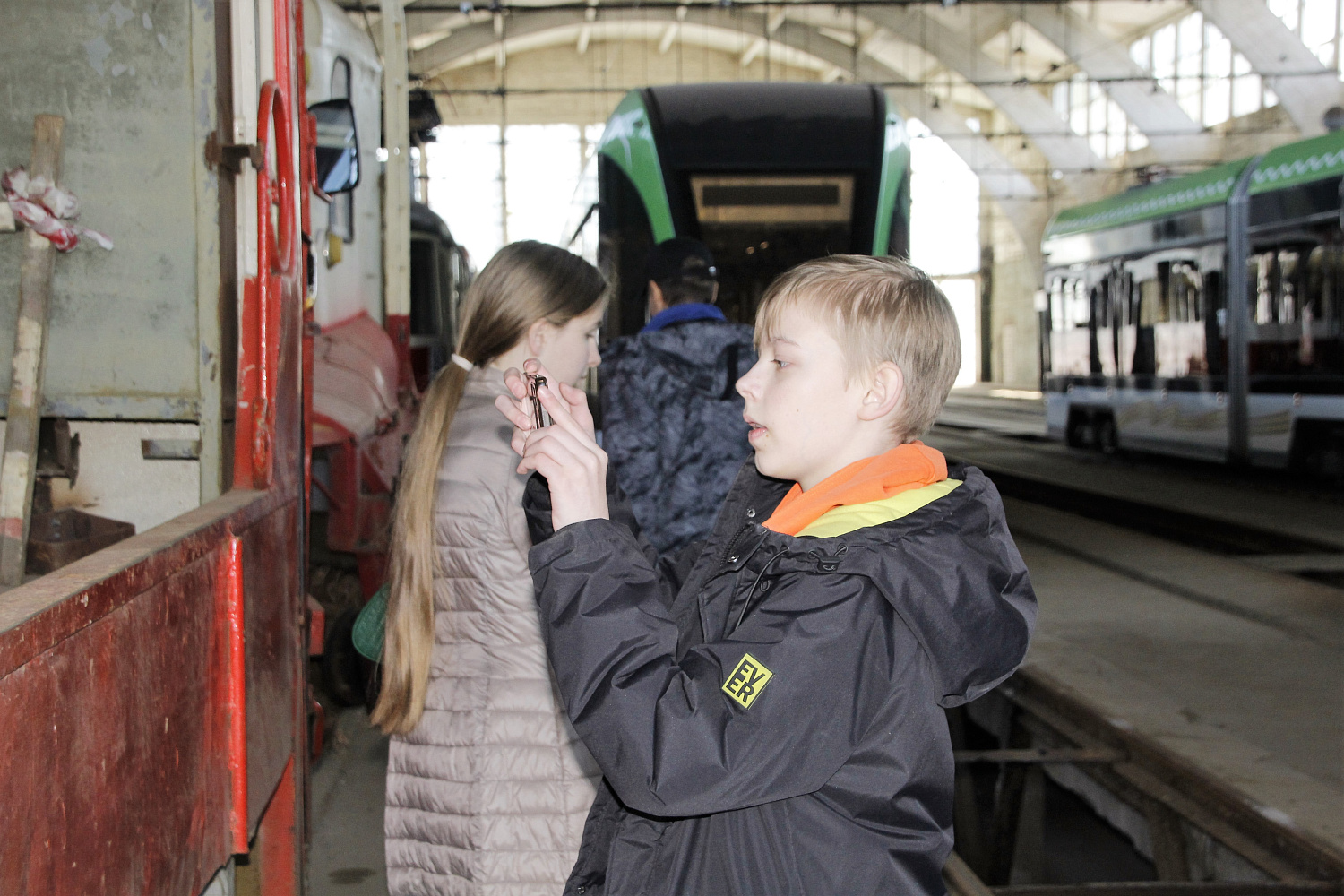 История калининградского электротранспорта глазами подростков: будущие специалисты готовы встать за управление трамваем